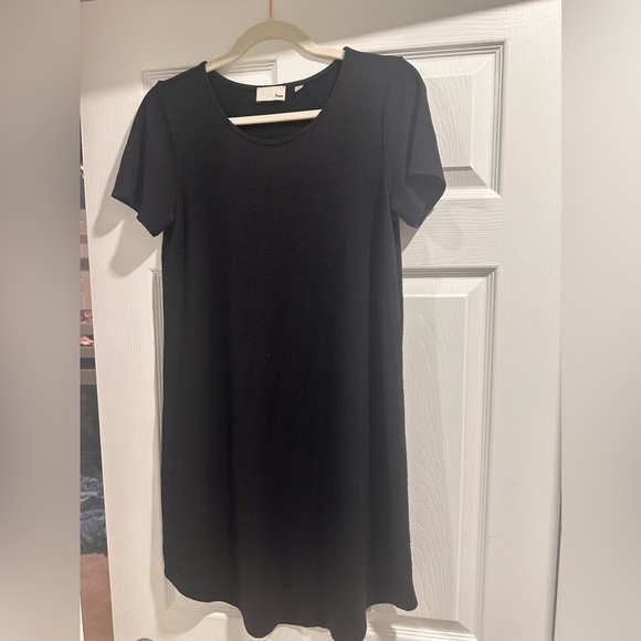 Aritzia t shirt dress - Picture 1 of 2